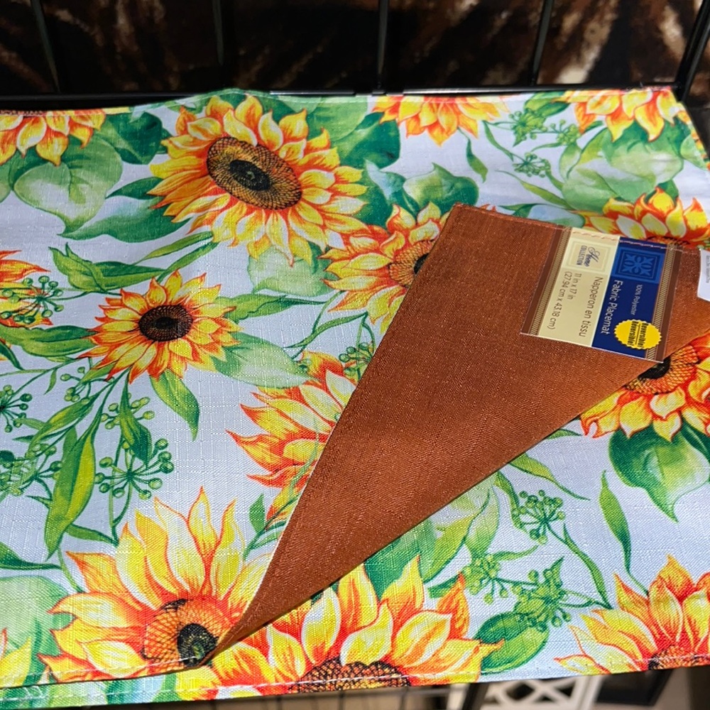 New Home Collection Set of 4 Fabric Placemats Reversible Sunflowers Colorful